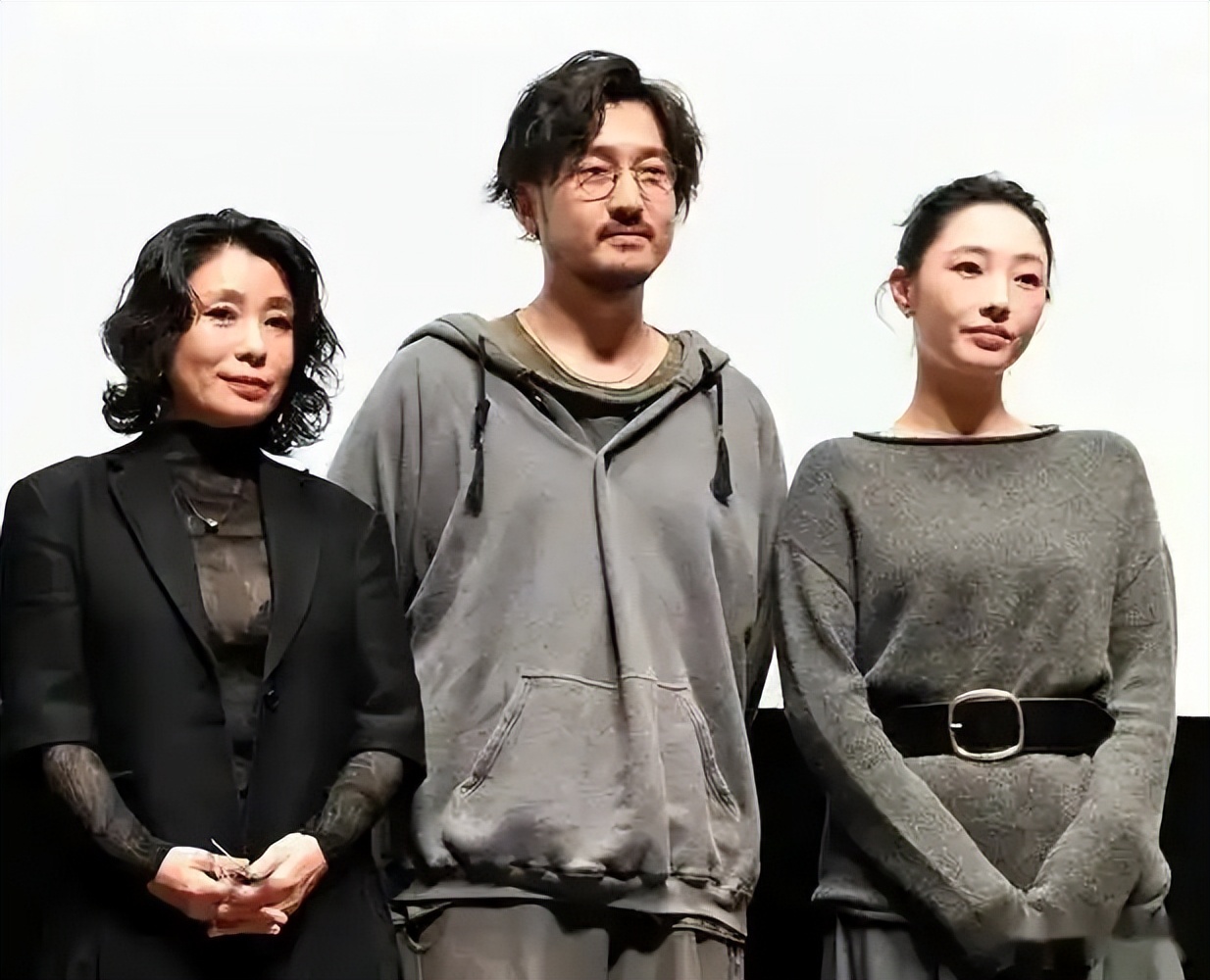 钱赚够了不装了？王传君的态度，给缺席闭幕式的白百何，上了一课