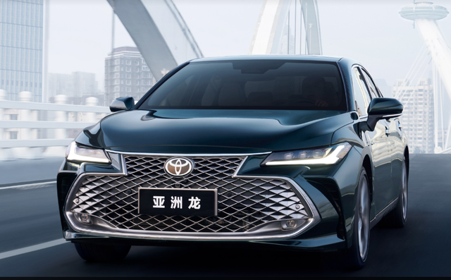 丰田亚洲龙2.5双擎 豪华版 ,油电双用,续航两千公里