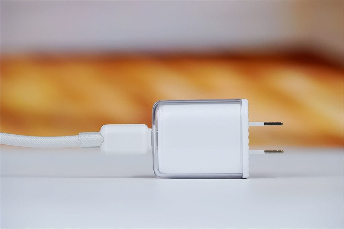 完美適配iPhone17全系快充！倍思同芯充Pro快充充電器套裝圖賞