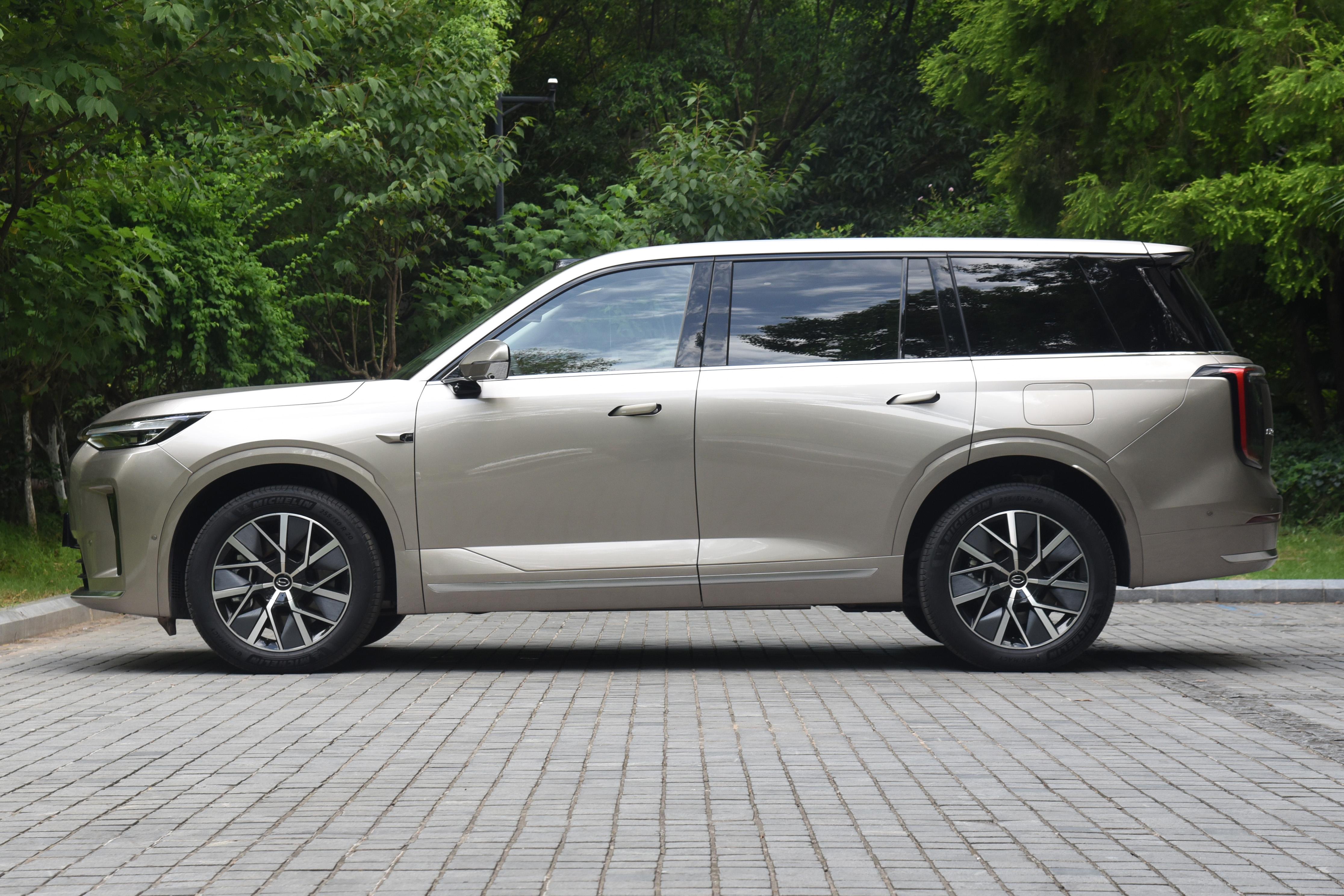 传祺向往S9：6座SUV，二排真皮座椅，第三排放倒能当床睡？
