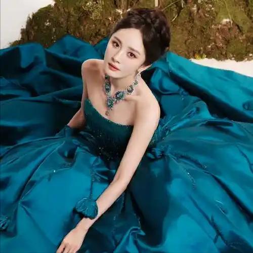 同一部电影，配角杨幂和易烊千玺双提名，彻底撕碎了赵丽颖的体面