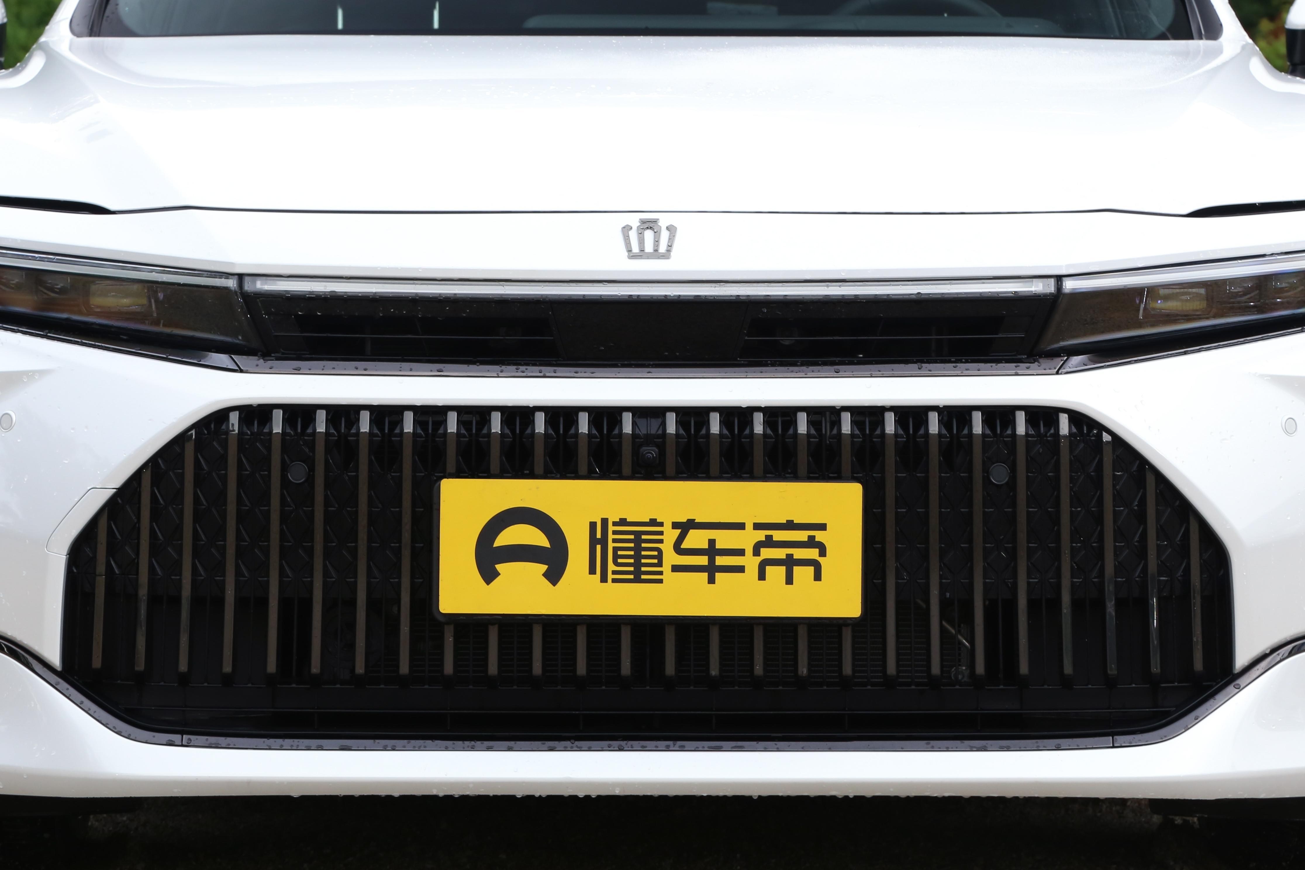 雷克萨斯 ES 和 进口皇冠 Sedan怎么选？看完精准锁定适配款 对比分析