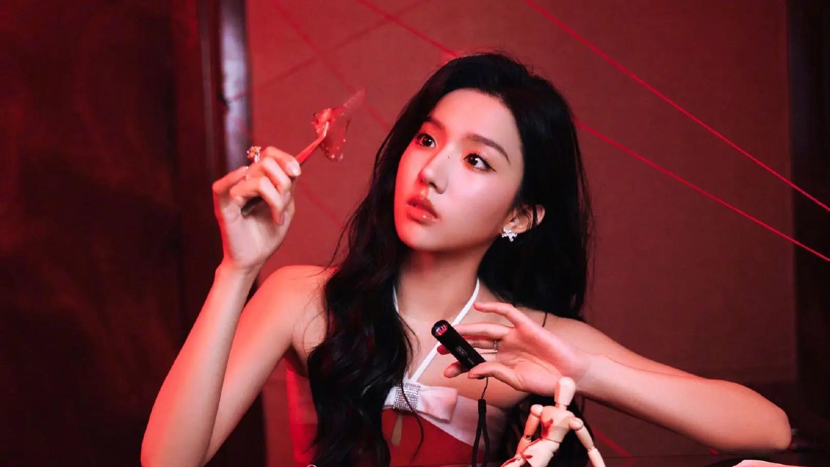 苏晓彤红裙惊艳亮相，《御赐小仵作2》开播引热议