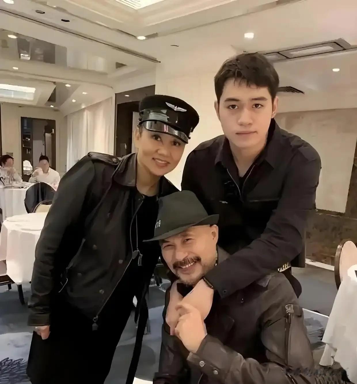 徐锦江188壮汉秒变黏人精，听老婆话日花100元，撒娇粘人超会演