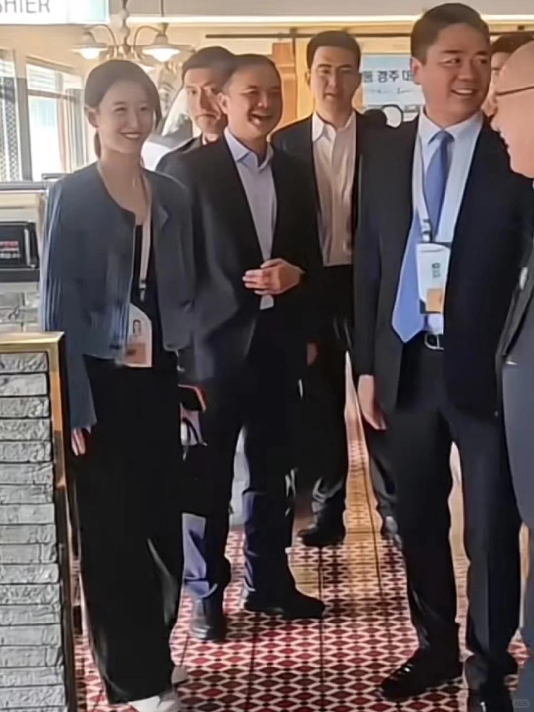 “婚变风波”仅10天，章泽天又官宣喜讯，让娱乐圈都要刮目相看了