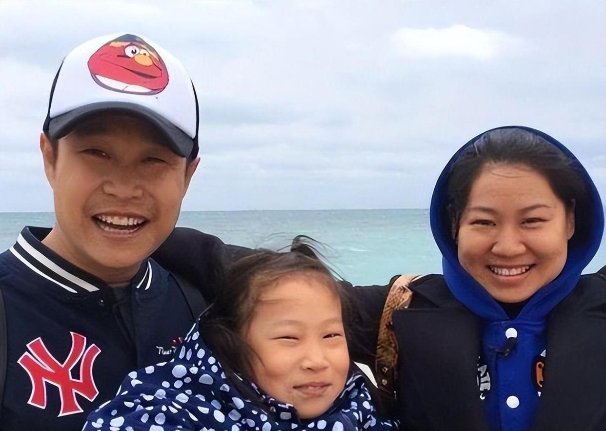 沈佳润再登杂志封面！冰雪造型萌萌哒，最丑星二代越发招人喜欢