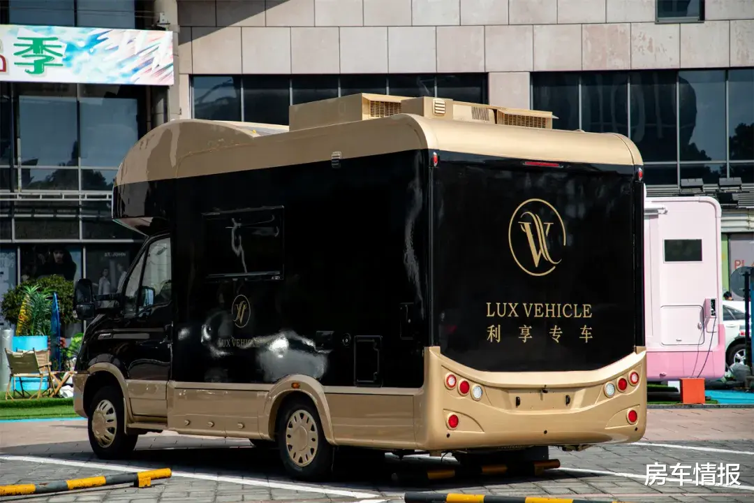 原价88万现在不到30万！国内独一份的商旅房车，设计有点离谱