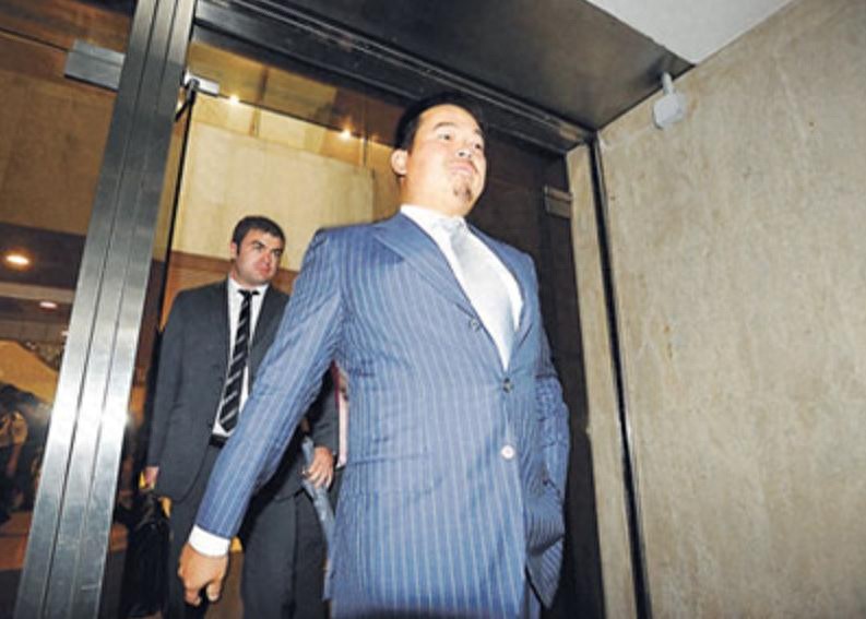 一年花上亿、不想要孩子、离婚付出12亿:这个香港富二代在怕什么