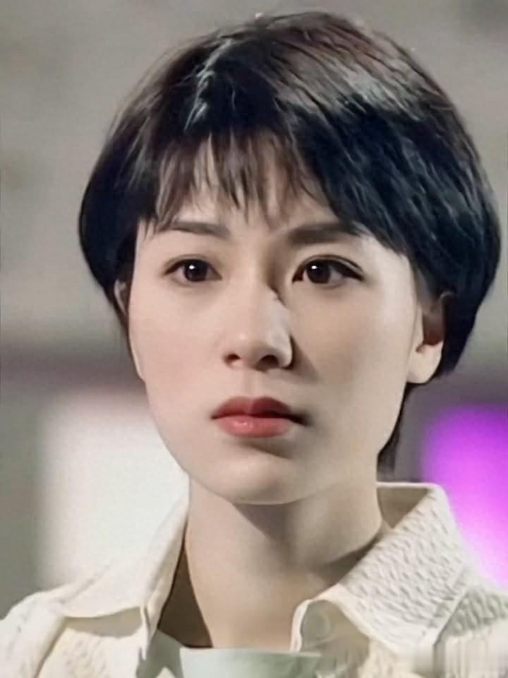 她曾是TVB当家花旦，因为“毒舌”得罪半个港娱圈，如今怎样了？