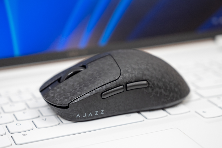 黑爵T520 PRO鼠標測評：碳纖維外殼搭配PAW3395，手感出色性能一流