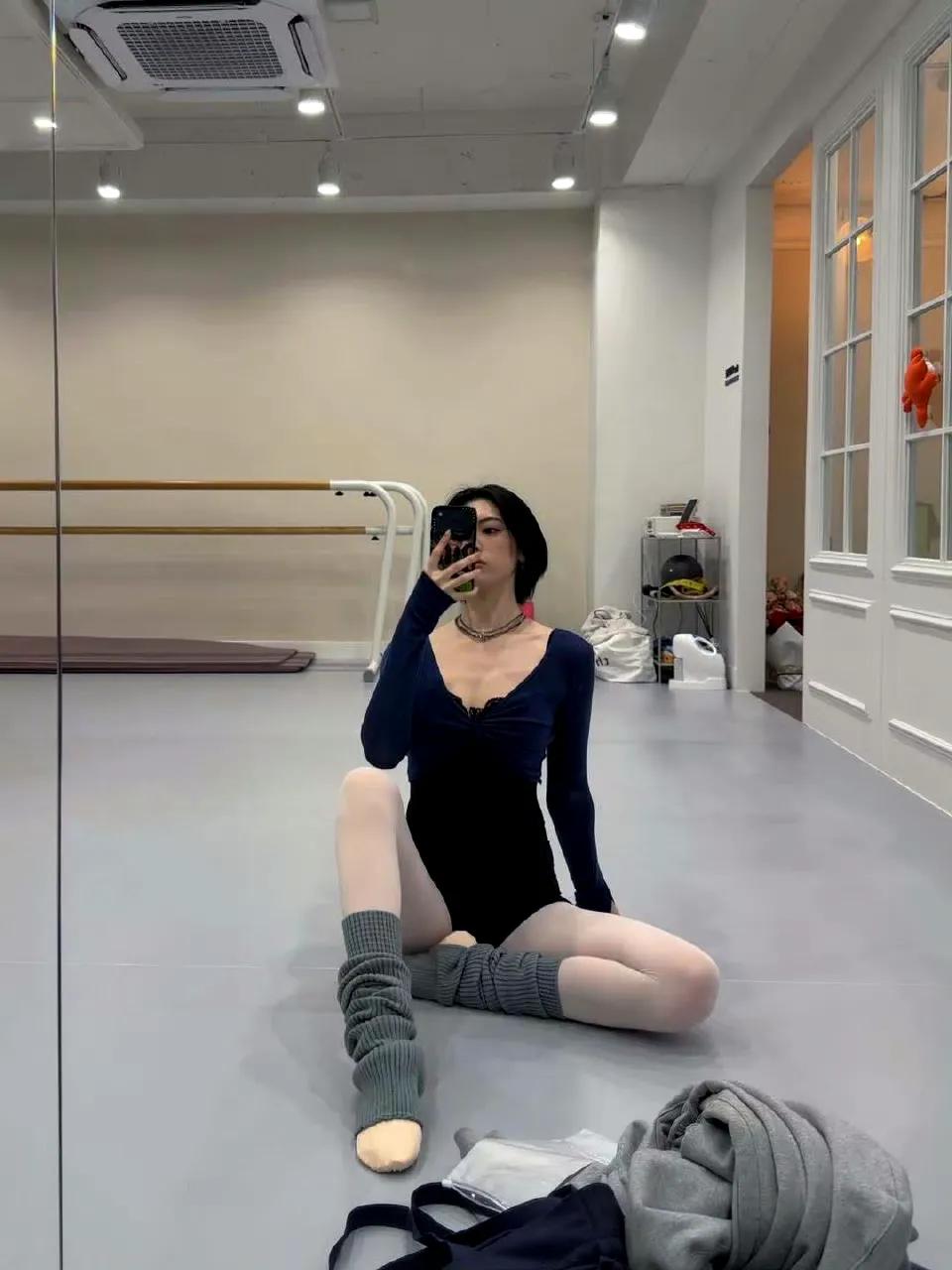三吉彩花 近期 ???