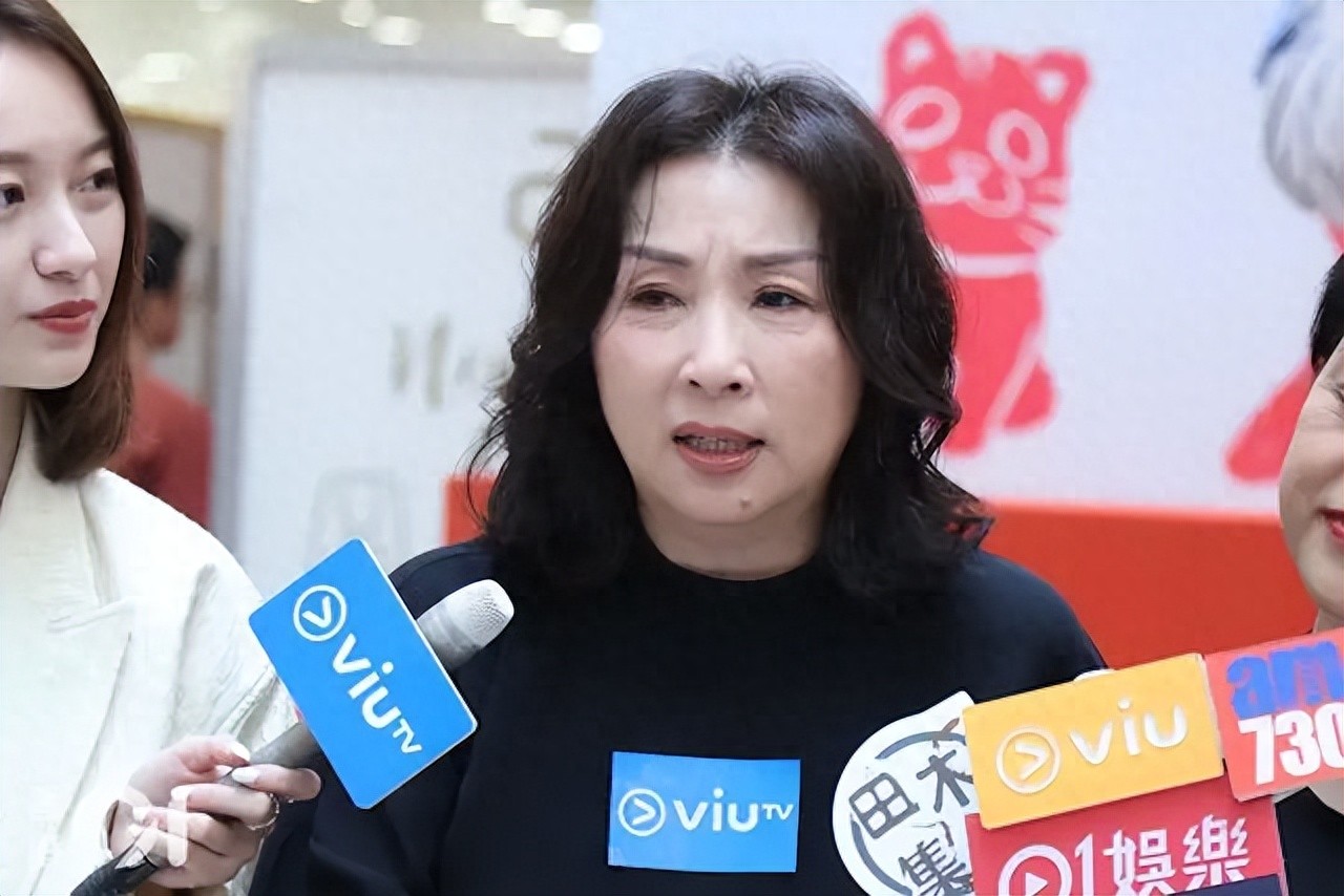 前TVB女星与儿子庆67岁生日,思想前卫做单亲母亲,独自照顾爱子