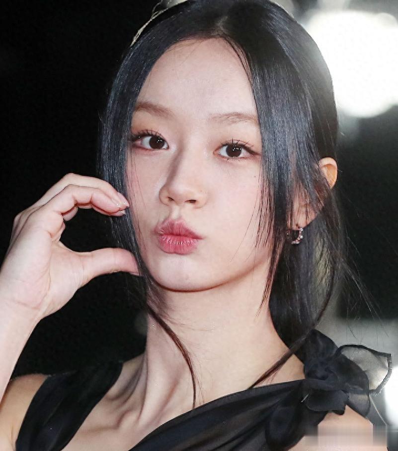 韩国女星自曝2年没休息，身体快被掏空，医生一句话让她崩溃大哭