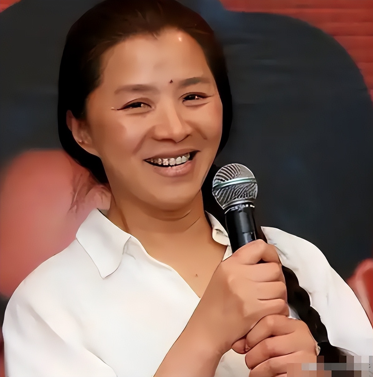 再漂亮有什么用？33岁杨紫如今的现状，给娱乐圈靠脸女明星提了醒