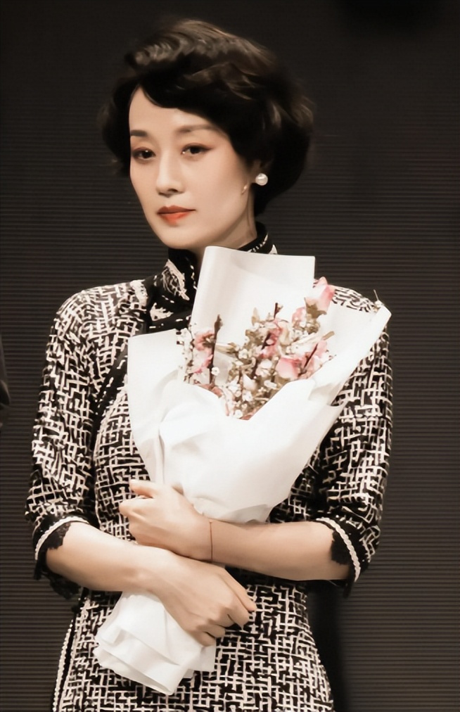 马伊琍没想到，出轨门11年后，官宣喜讯的文章成姚笛高攀不起存在