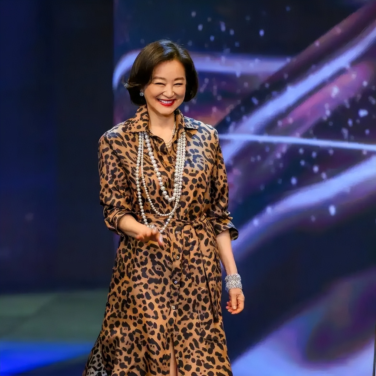 一场生日，戳穿了林青霞的江湖地位，原来陈道明一个字都没说错