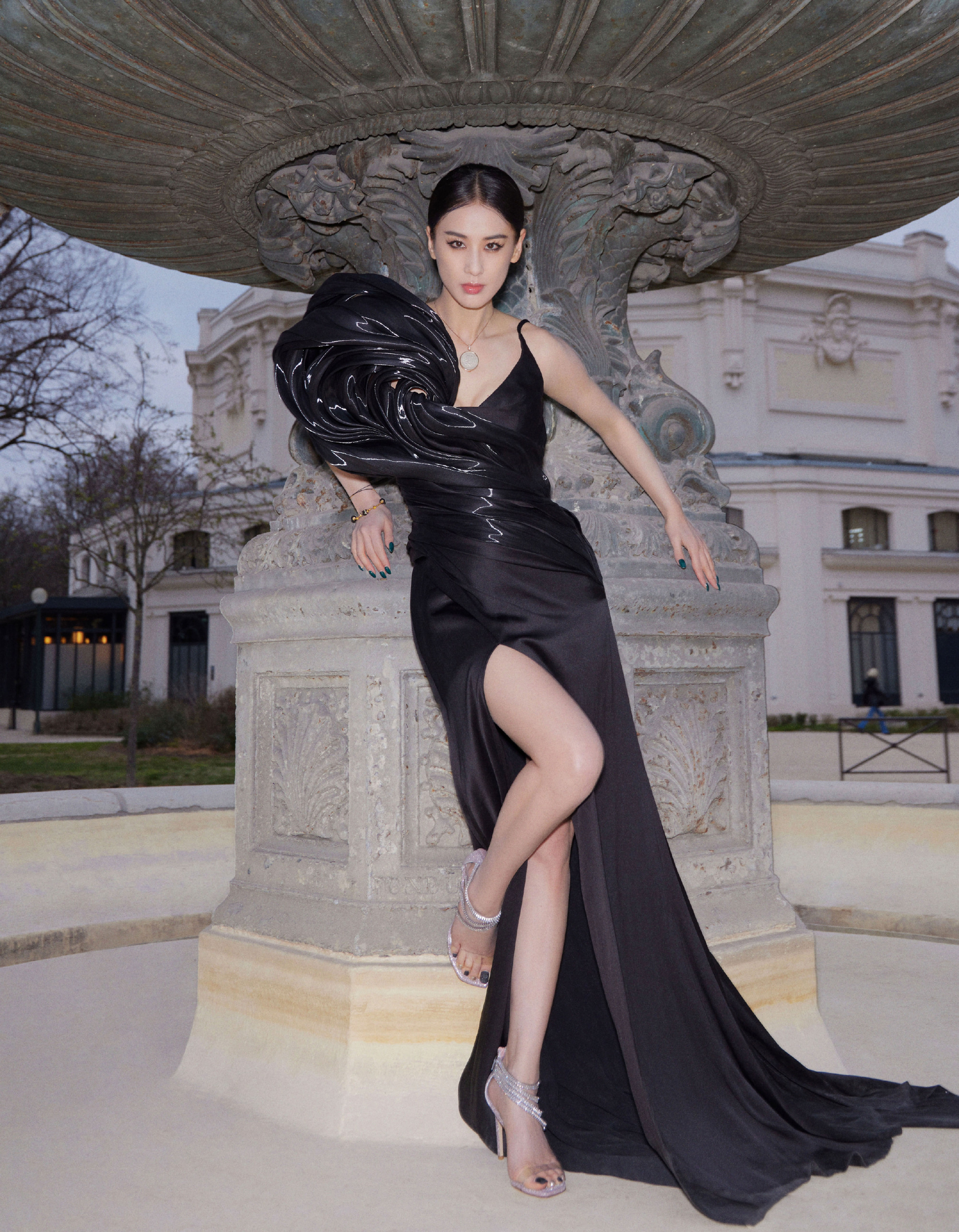 女明星，黄圣依的美脚