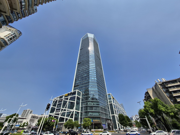 三星Galaxy Flip7评测：内涵与众不同的小折叠