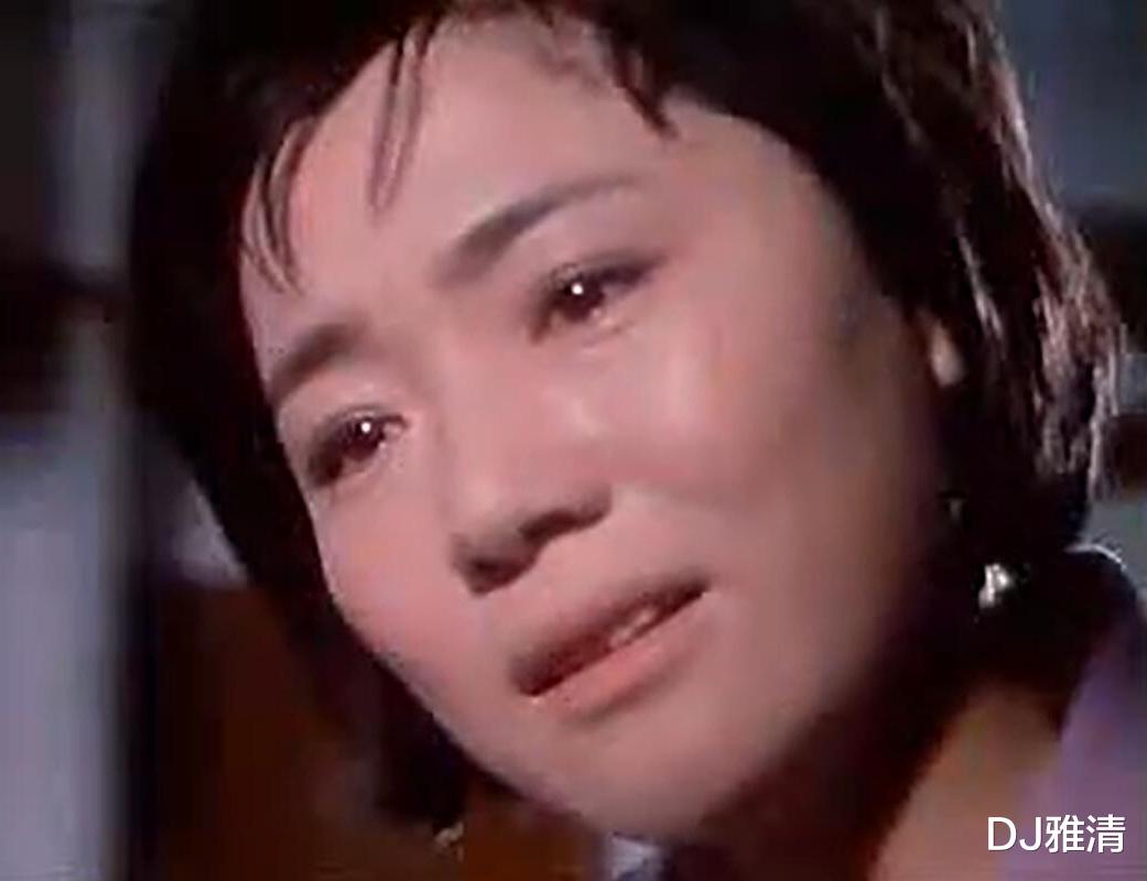 美丽的钢铁厂女工，成为电影演员后，专演坏女人，却戏好人不红，如今82岁