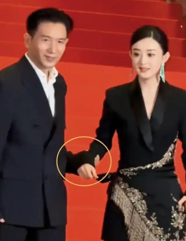 85花顶流恋上导演？狗仔爆料细节，网友：就差报赵丽颖身份证了！