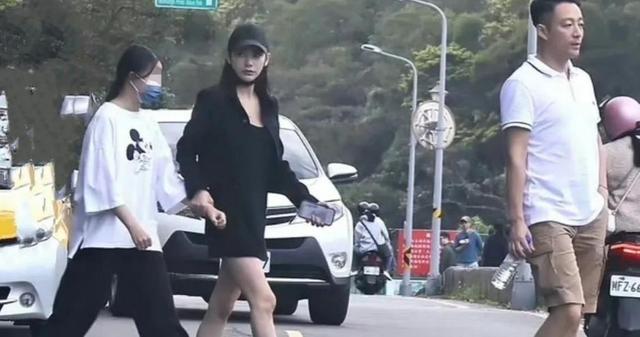 汪小菲带娃玩太幸福,小玥儿正脸曝光神似大 S,S 家无人探望遭打脸