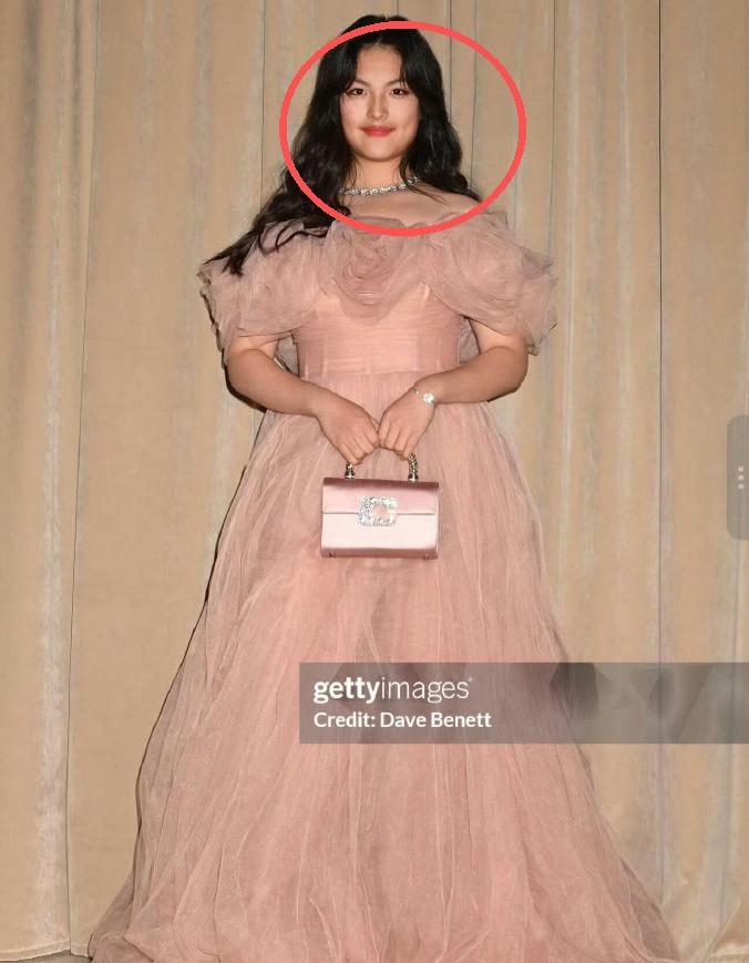 巴黎明星“见光死”：王诗龄又老又胖，戚薇歪嘴，何超莲咋长这样