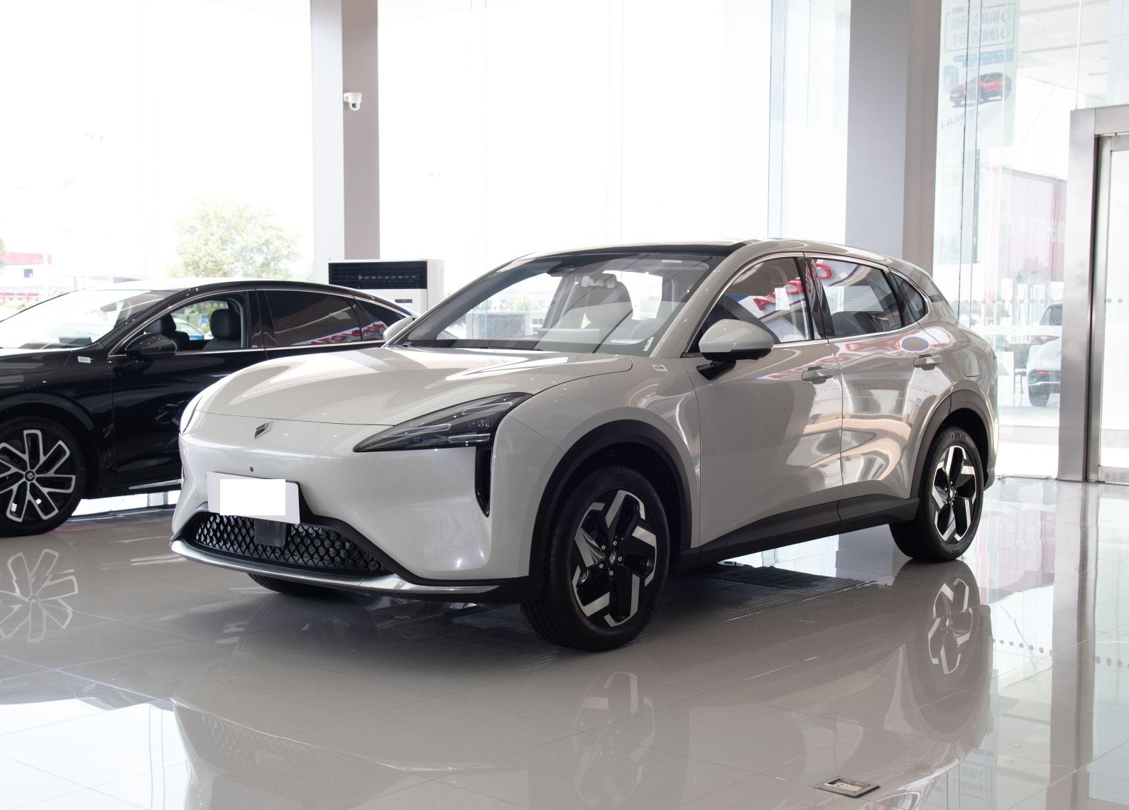 十万级国产SUV中的“黑马”,纯电/插混动力可选,纯电续航600Km