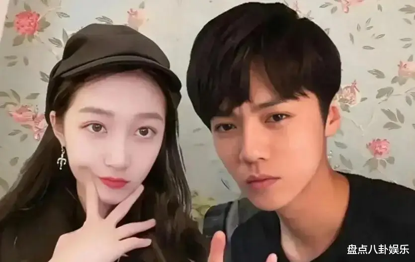 鹿晗和关晓彤都去了寺庙，低调现身，前后被偶遇成焦点！