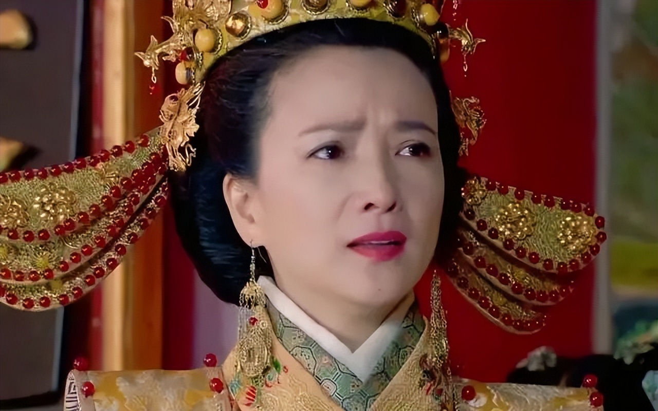 61岁何晴离世！儿子24岁，知情人爆患脑瘤多年，癌症恶化无法手术