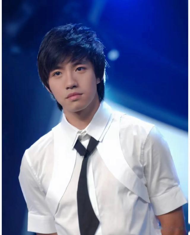 细心网友发现王晓晨的微博关注列表居然没有俞灏明，这到底结婚没