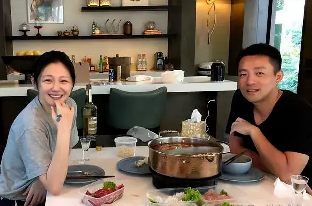 敌人的敌人是朋友,汪小菲又遭遇一幕