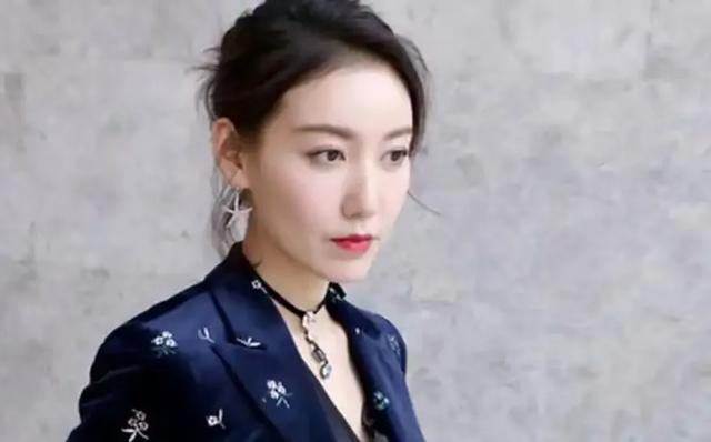 演员高露：隐婚14年生下一双儿女，携15岁女儿共同出演《六姊妹》