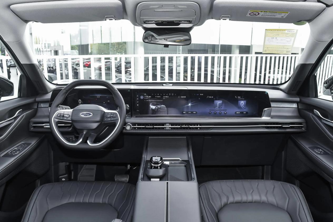 告别“油老虎”，5米长+两种7座，燃油/混动，油耗6.31L喝92粗粮