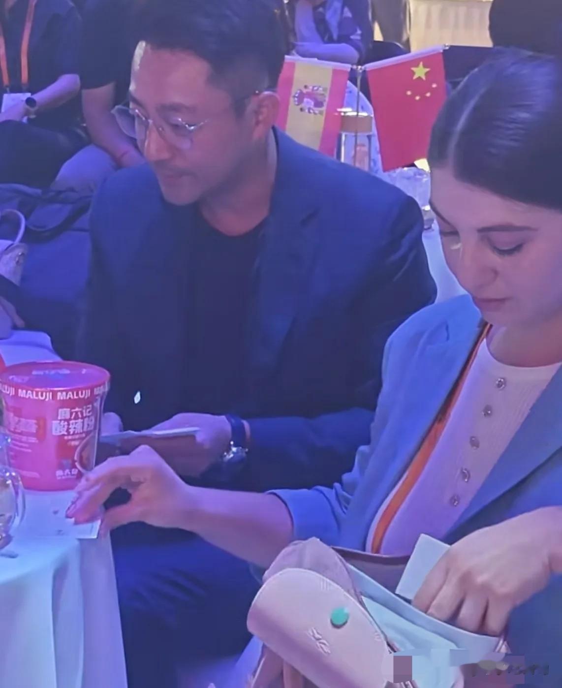 汪小菲回京零预热！重庆行程藏满秘密，马筱梅直播仅两千人！