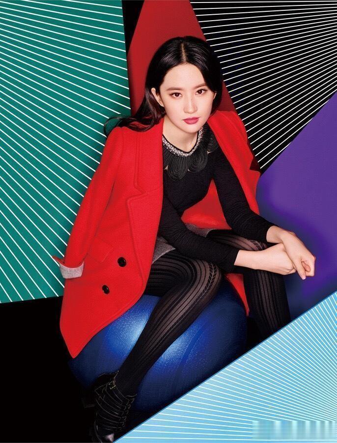 神仙姐姐刘亦菲，也有各种颜色的丝袜穿搭