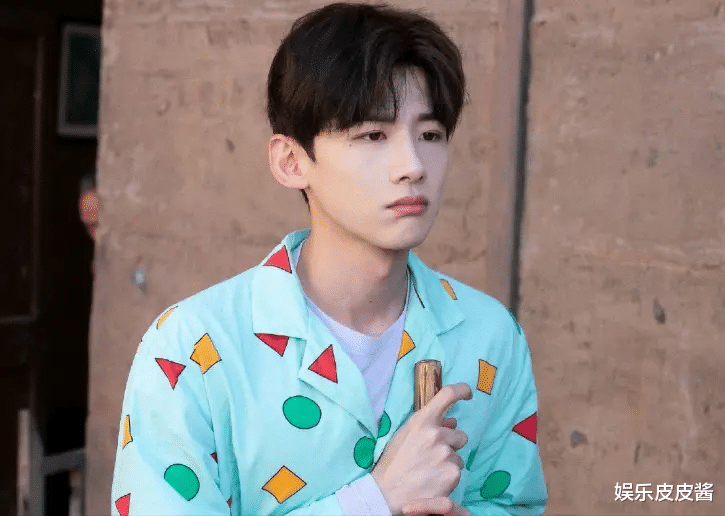 白敬亭VS曾黎，为什么会翻车，因为挣了不该挣的钱！