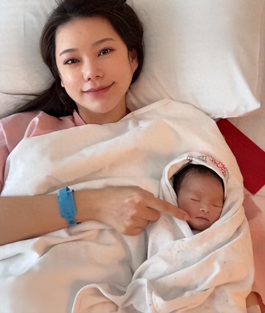摊牌了！马筱梅生子不到24小时，汪小菲不再隐瞒，还是没放下大S