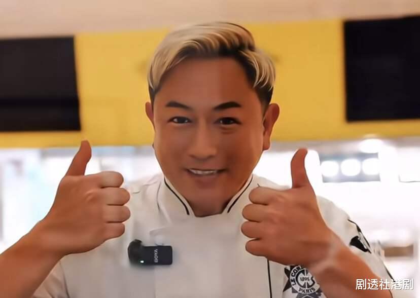 香港知名男星罕见录制短视频，身材发胖显油腻，顺利走出容貌焦虑