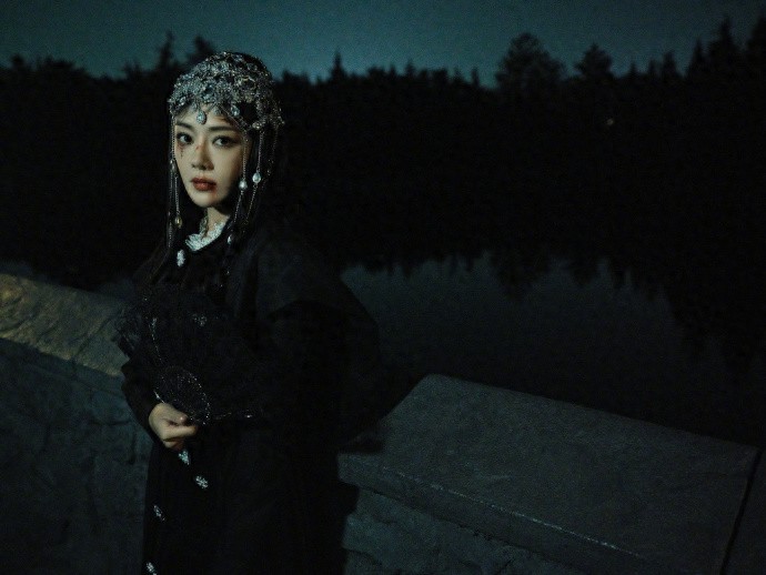 小姨妈邓家佳万圣节写真,这也太美了