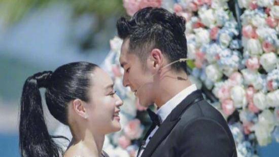 香港女神身形大变，被嘲至少180斤，虎背熊腰与以往判若两人