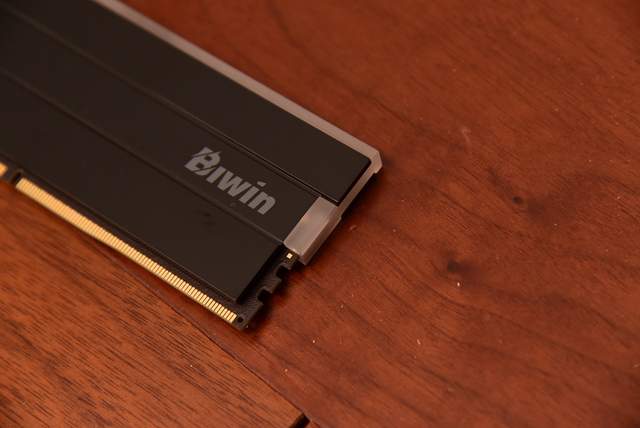 2K可光追！神器如此卡，AMD RX9060 XT全線夾擊NVIDIA！