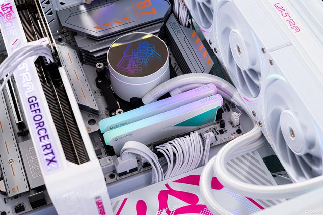 KEYMOS科摩思天河玄女DDR5 RGB灯条图赏:高颜值!实力派!