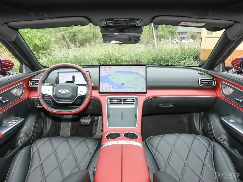 谁是 2025 车圈顶流？年度十佳轿车榜单重磅揭晓！