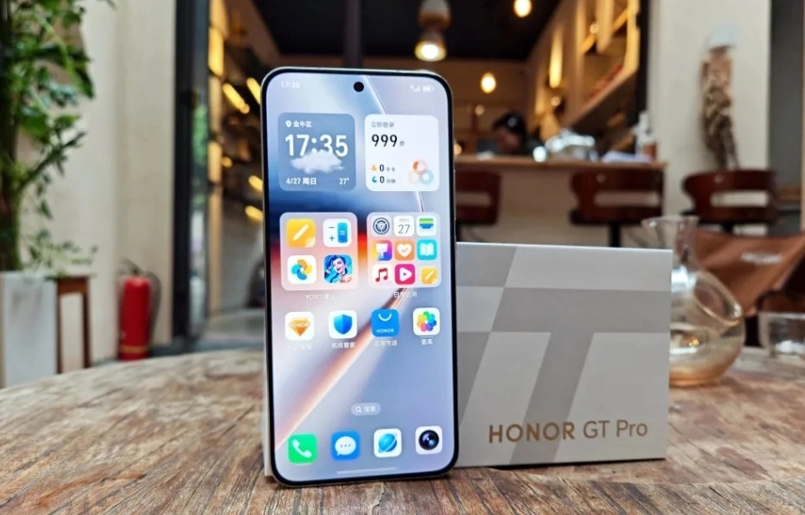 榮耀再度“賣斷貨”，16GB+1TB+7200mAh，頂配旗艦跌至“新低價”