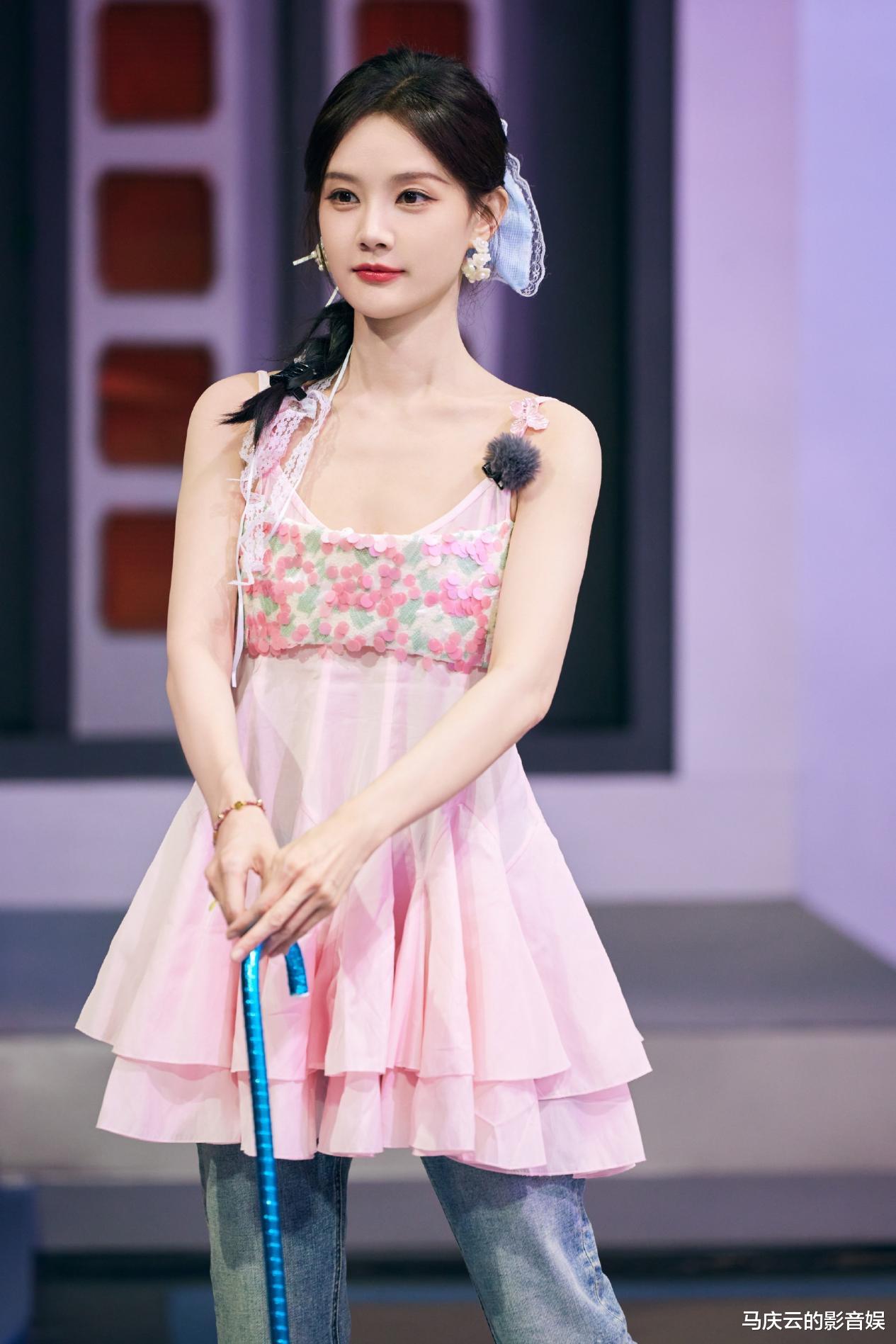 《姐姐妹妹抓娃娃》首播,被批抄袭韩综,全女综艺,抄都没抄明白