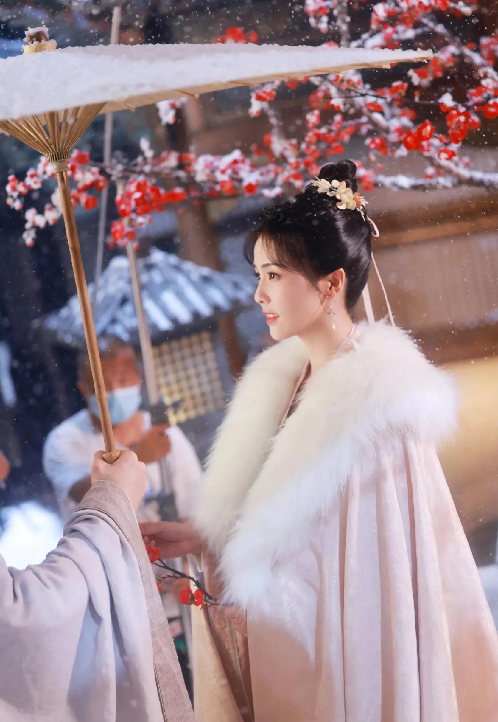 出道即巅峰，连续多年演大女主，偶像剧到正剧，多少小花羡慕哭了