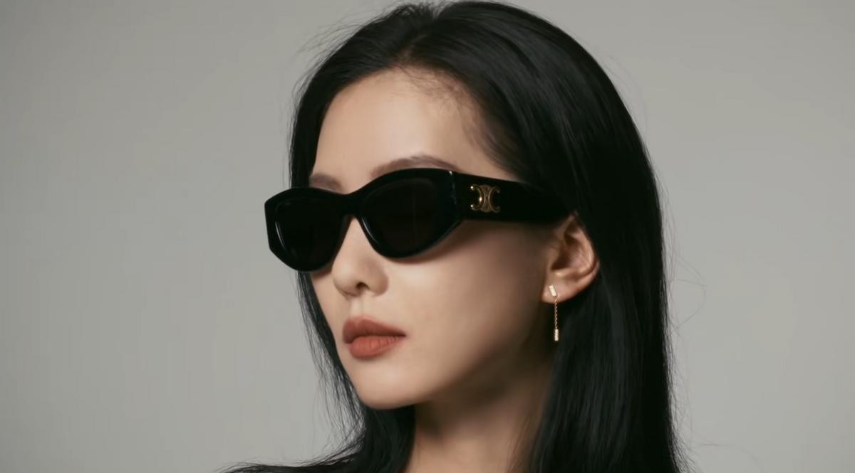 刘诗诗近照曝光！眼神凌厉，人中拉长撞脸秋雅，嘴歪脸僵面相变了