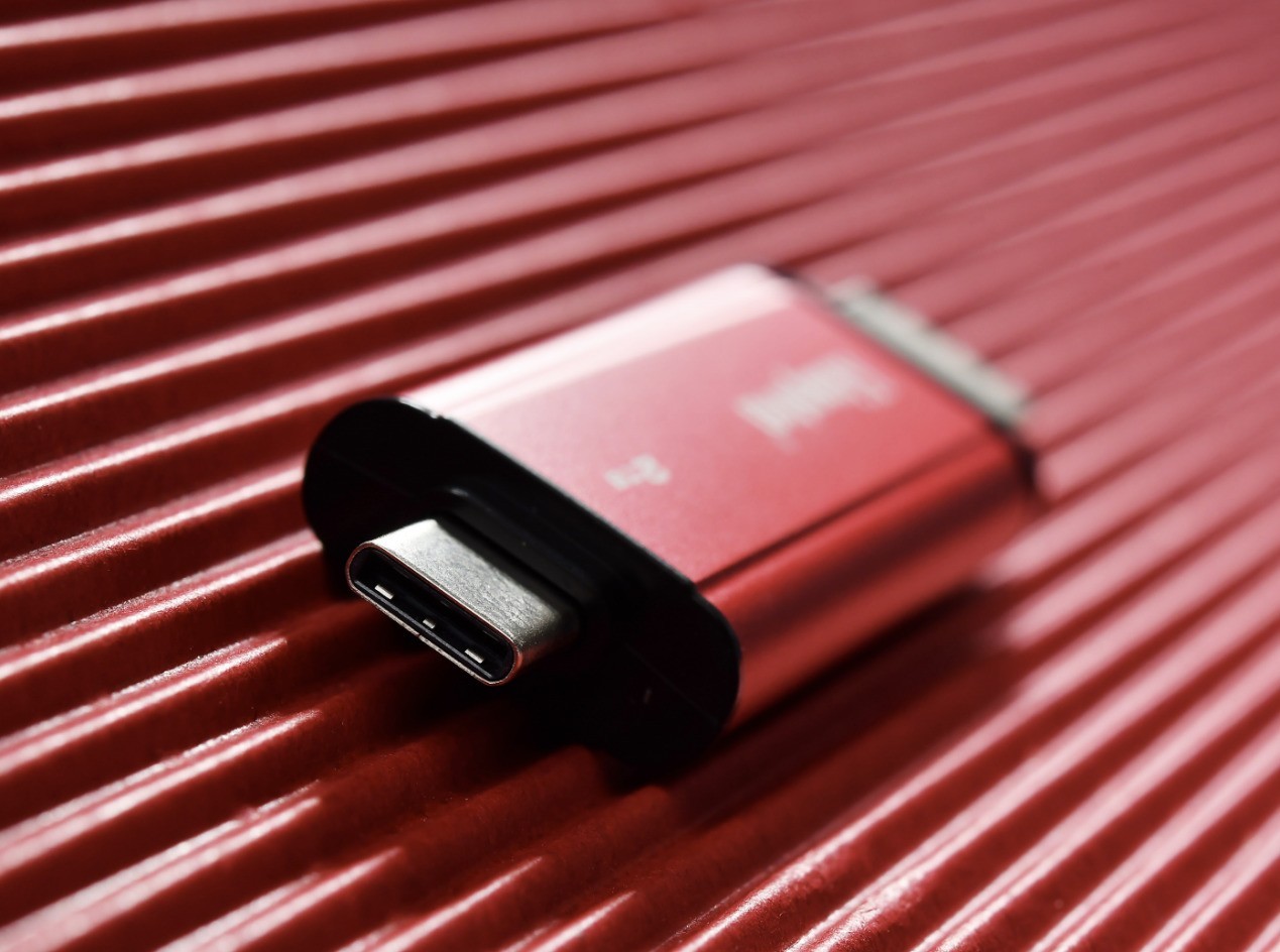 金士頓Dual Portable雙接口移動固態(tài)硬盤評測：優(yōu)盤身形，固態(tài)實