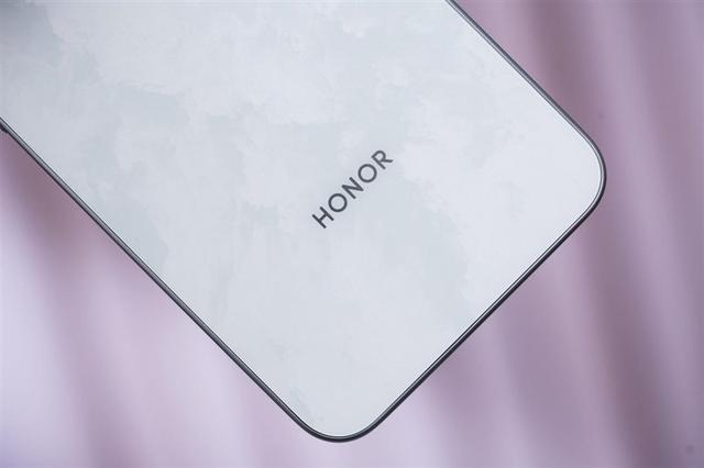 8300毫安電池、IP69K防水！榮耀X70評測：新一代耐用神機實至名歸