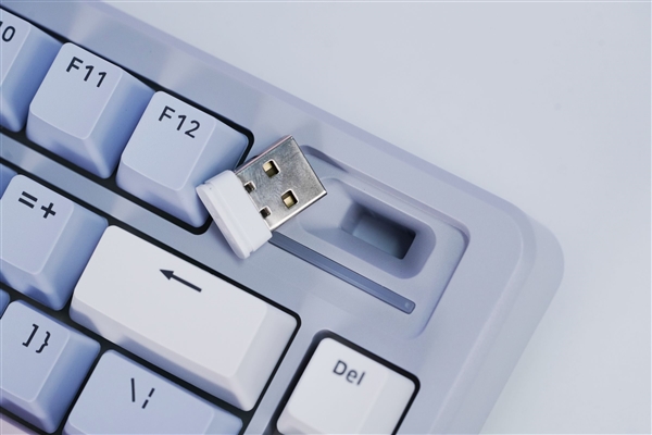 78鍵小巧簡約！雷柏V700DIY-75鍵盤圖賞